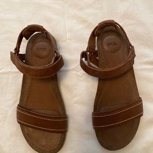 Teva Women’s size 7.5 Sandals